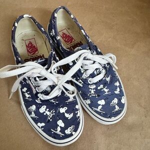 Unisex Vans x Peanuts Snoopy LoPro Skater Sneaker. Kids size 1.5